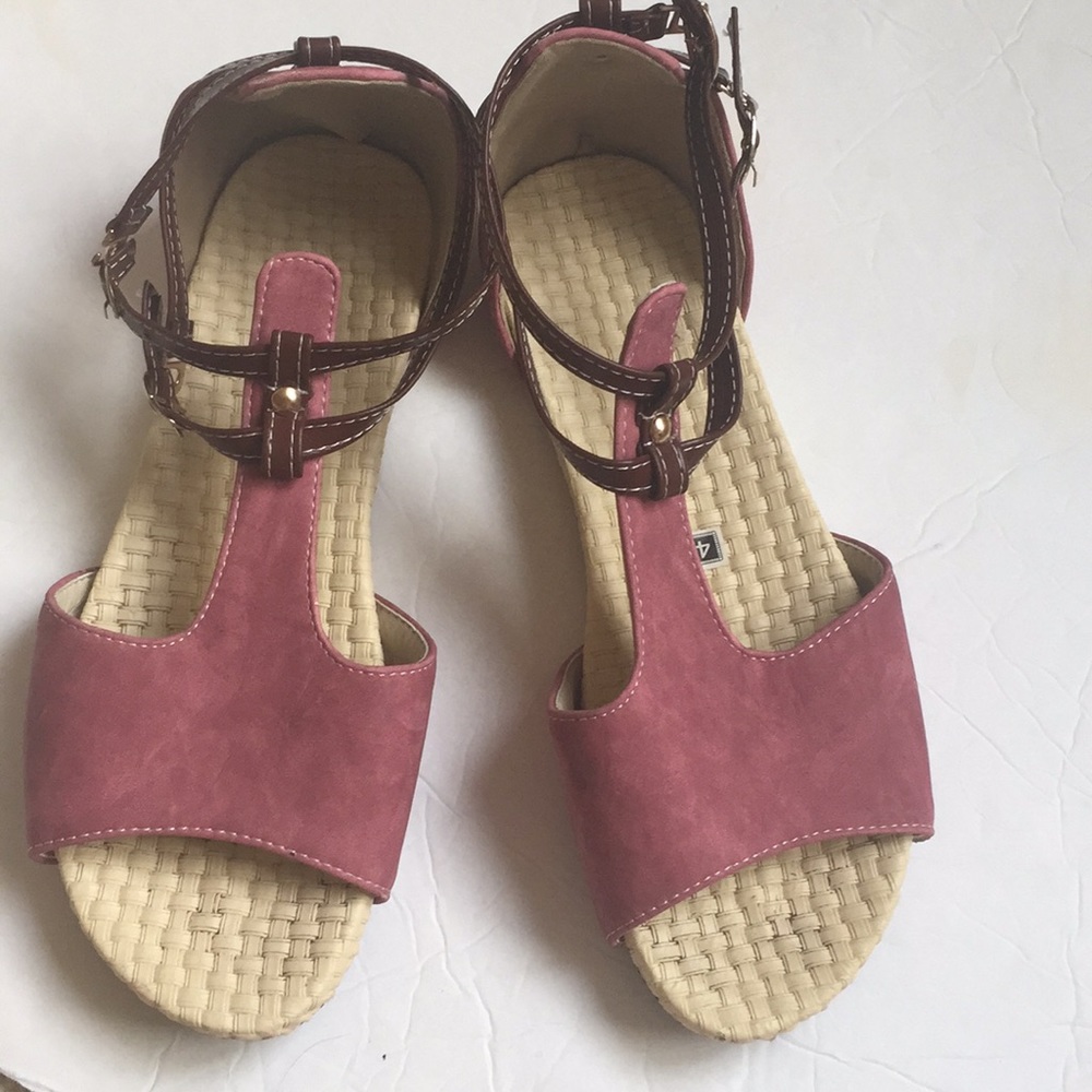 European pink cute strap sandals.Sz 43. 10/11